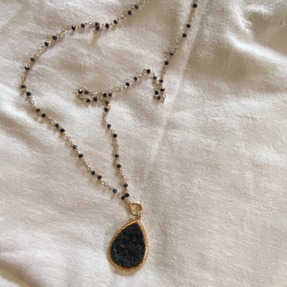 Elegant Black and Gold Pendant Necklace